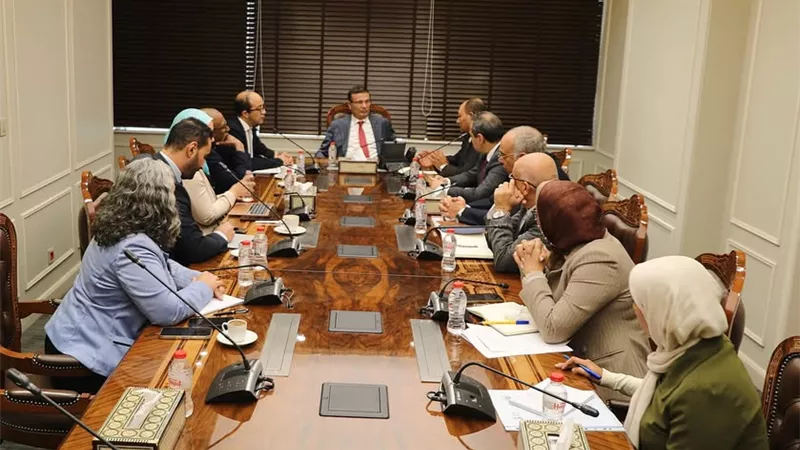 وزير الزراعة يناقش نتائج بعثات 