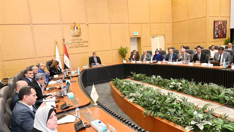 الشربينى يتابع المشروعات السكنية بعددٍ من المدن والمحافظات