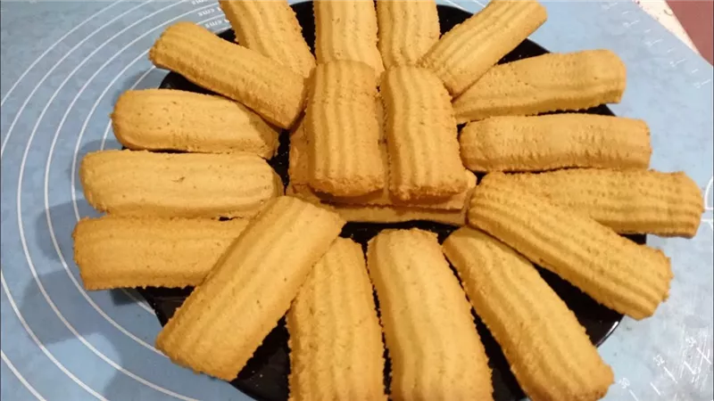 بسكويت النشادر الهش..وصفة سهلة التحضير