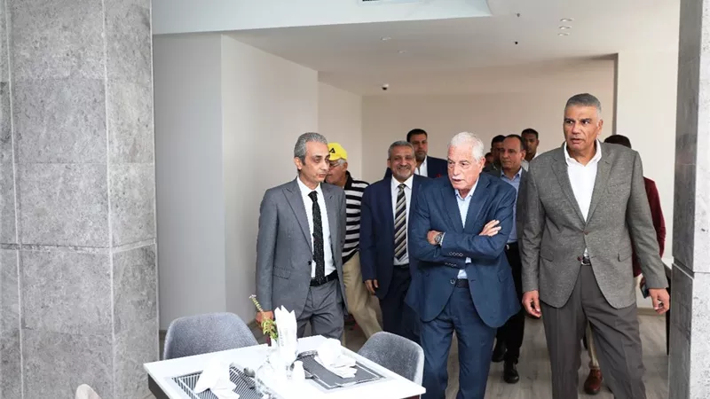 مستشار رئيس الجمهورية ومحافظ أسوان يتفقدان تطوير فندق عروس النيل