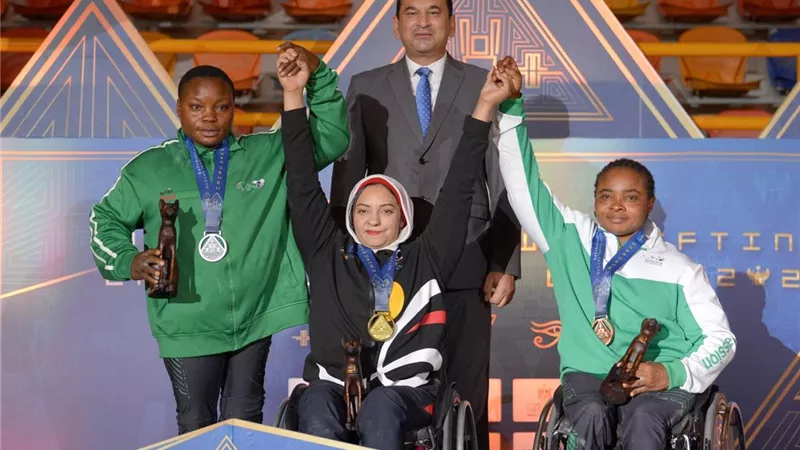 وزير الشباب يُشيد بأداء منتخب مصر لرفع الأثقال البارالمبي