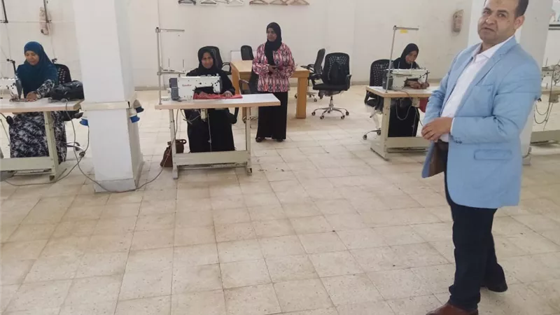 مديرية عمل الأقصر تنظم ورشة للتفصيل والخياطة