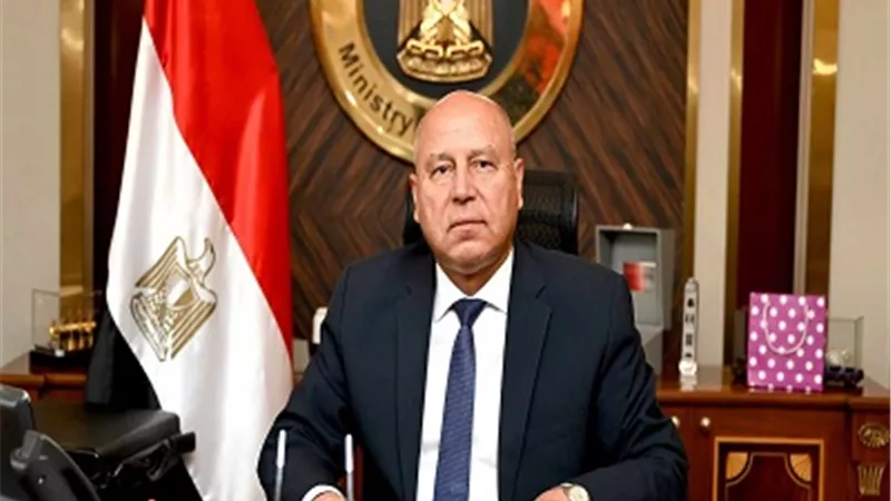 كامل الوزير: مد خطوط السكك الحديدية حتى رفح لتسهيل إعمار غزة