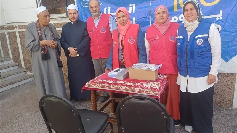 حملة 100 يوم صحة تفحص المواطنين