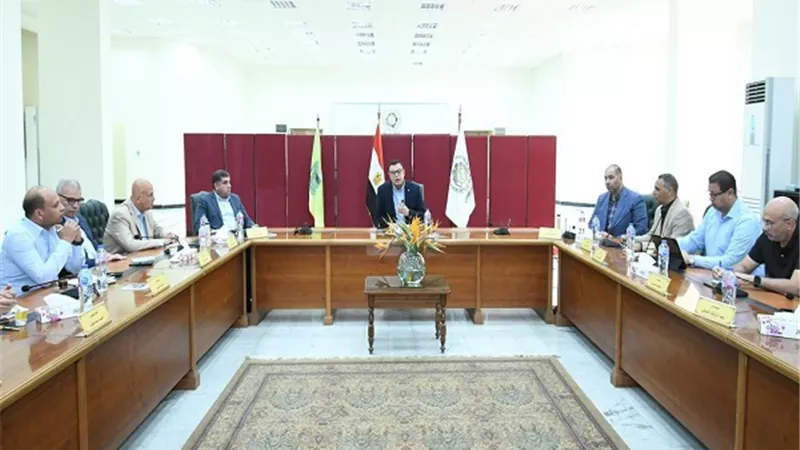 الشربيني يعلن خطة جديدة لرفع كفاءة مدن العاشر والعبور