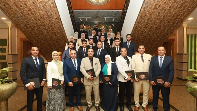 محافظ كفرالشيخ يكرم فريق عمل مركز نظم المعلومات