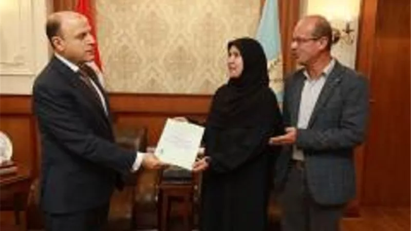 محافظ كفرالشيخ يسلم عقود تقنين أراضي أملاك دولة للمستفيدين