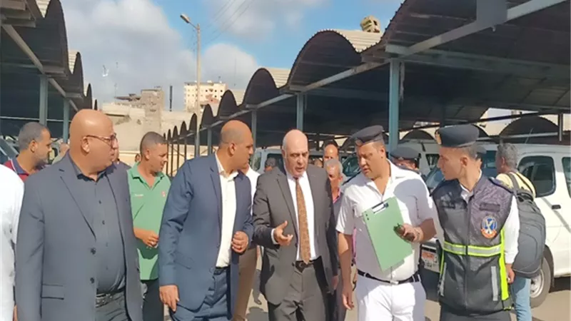 محافظ كفرالشيخ يتابع تطبيق التعريفة الجديدة لنقل الركاب