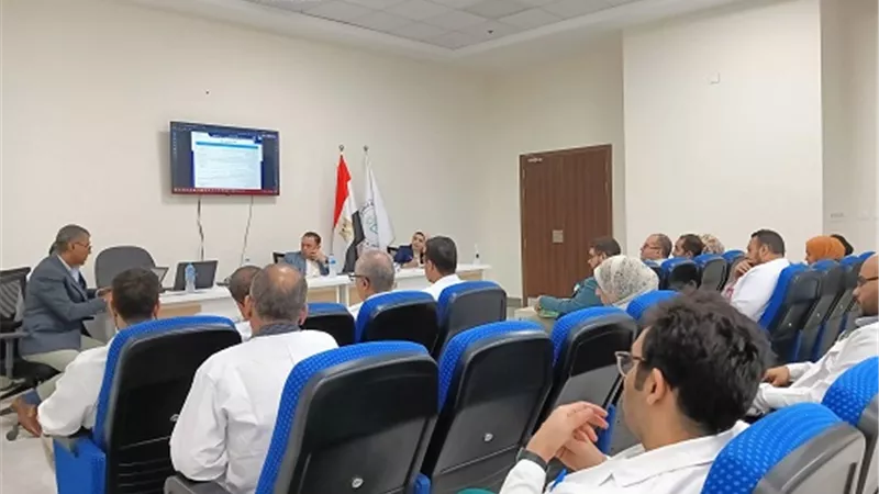 رئيس إقليم القناة يتابع جودة الخدمات الطبية بجنوب سيناء