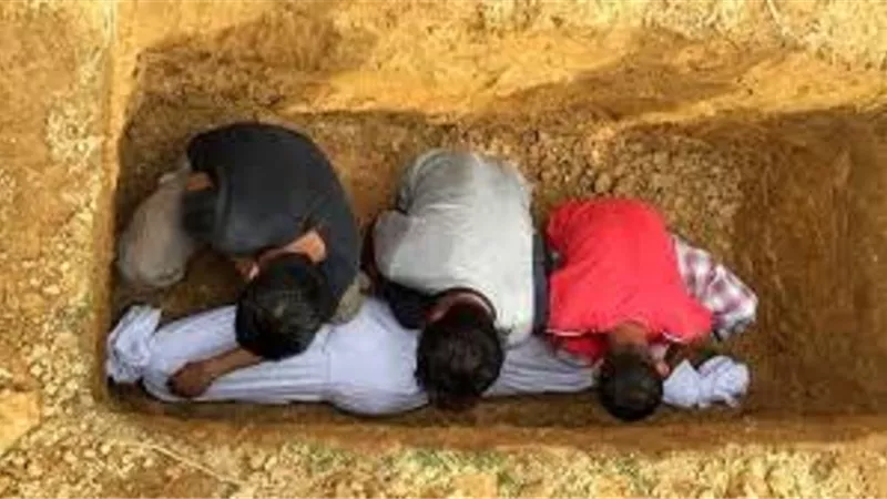 الباقي أثره بعد الرحيل.. ما ينفع الميت في قبره؟