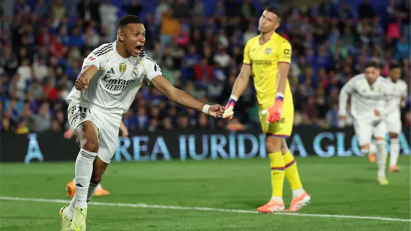 مبابي يقود ريال مدريد لاستعادة الصدارة من برشلونة