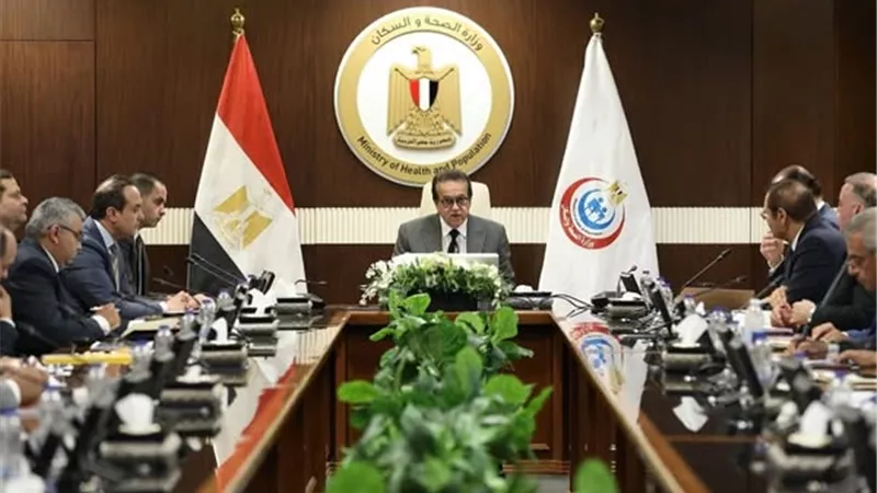 الصحة تستعرض خطة تنفيذ متطلبات تطبيق المنظومة التأمين الشامل بالمنيا