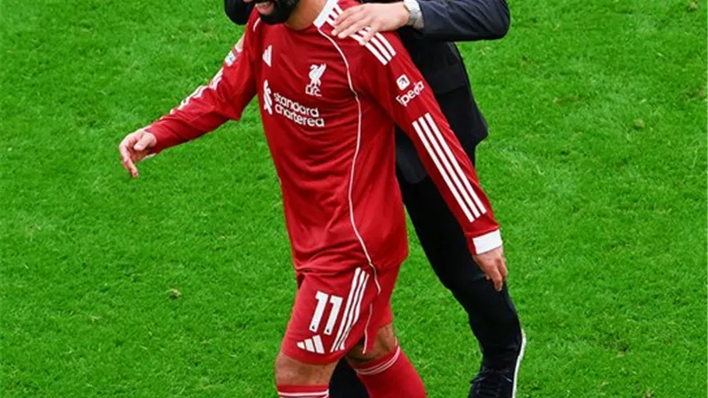 كاراجر يحذر محمد صلاح من قرارات متوقعة لـ سلوت