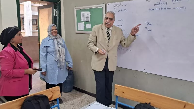مدير تعليم القليوبية يتفقد مدرسة 