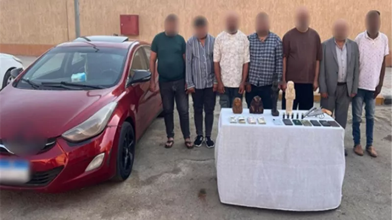 سقوط عصابة النصب على راغبى شراء العملات الأجنبية والقطع الأثرية