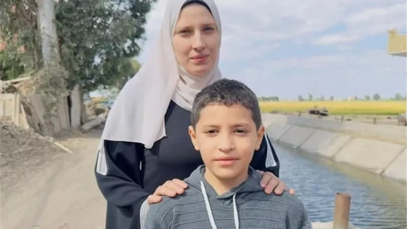 ست الحبايب تلقى بنفسها فى مياه مجرى النيل لإنقاذ طفلها من الغرق