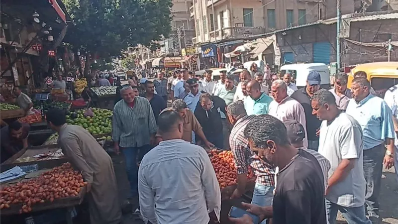 حملة مكبرة لإزالة إشغالات منطقة الحلقة بالزقازيق