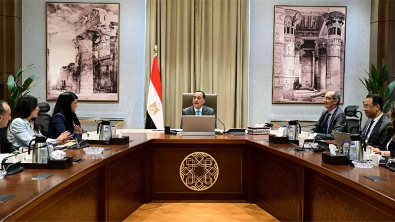 رئيس الوزراء يتابع الموقف التنفيذي لمراكز البيانات الحكومية