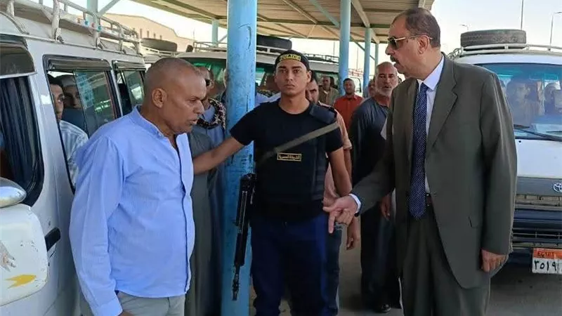 سراج يتفقد موقف سوهاج الجديدة وموقف الجامعة