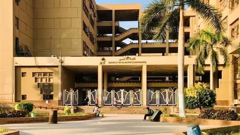 ألسن عين شمس تنظم محاضرة عن 