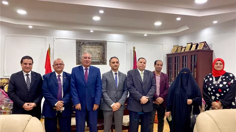 جامعة الفيوم تنظم عرضا مسرحيا بعنوان 