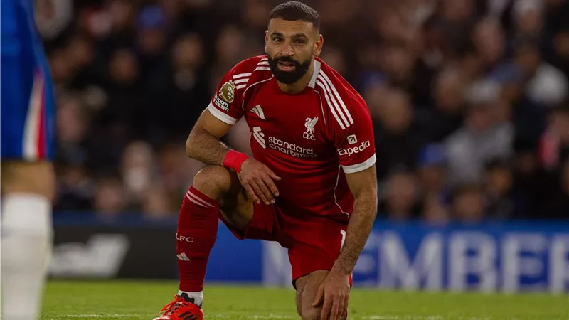 رسائل قاسية من جماهير ليفربول لـ محمد صلاح .. صور