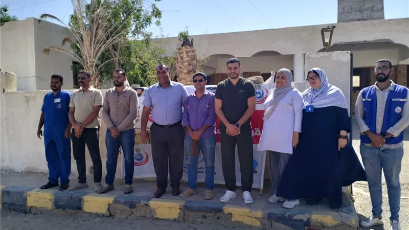 مديرإدارة سفاجا يتابع إجراءات نقل الوحدة الصحية بأم الحويطات