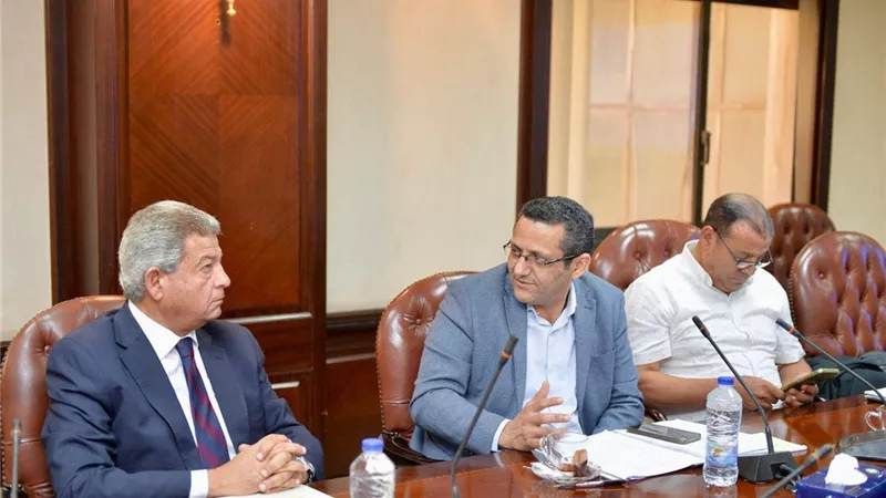 لجنة التشريعات والقوانين ومواثيق الشرف تعقد أولى اجتماعاتها