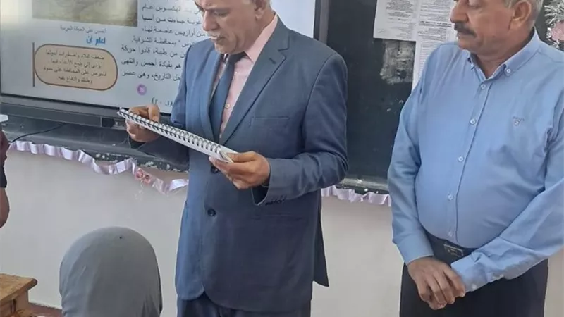 مدير تعليم الإسماعيلية يشيد بتفاعل طلاب فايد مع منهج البرمجة