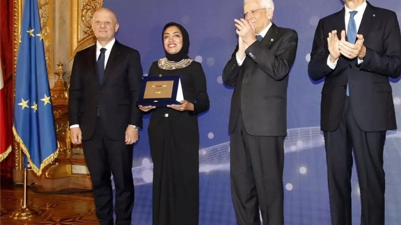 طالبة دكتوراه بـ