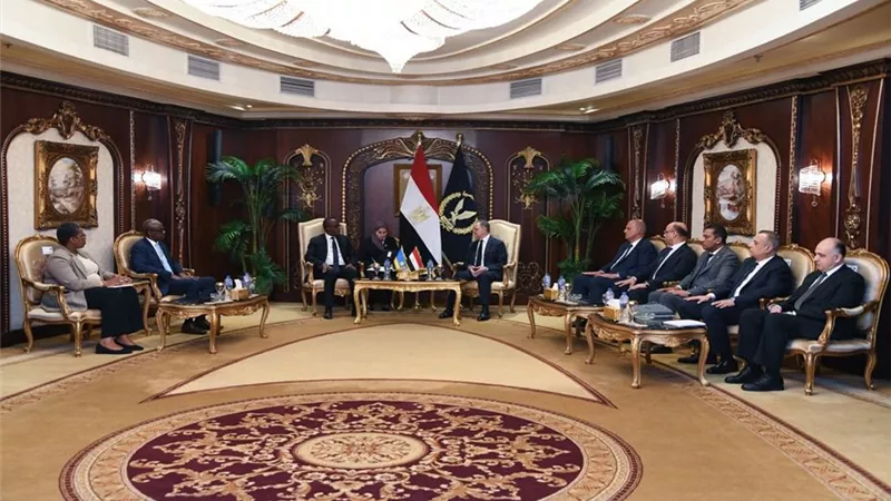وزير الداخلية يستقبل نظيره الرواندي لبحث أوجه التعاون بين أجهزة الأمن بالبلدين