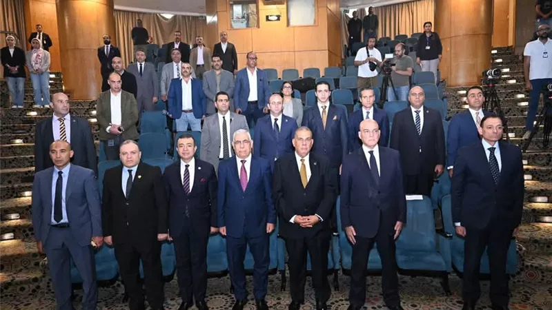 النائب العام يزور مستشفى سرطان الأطفال 57357
