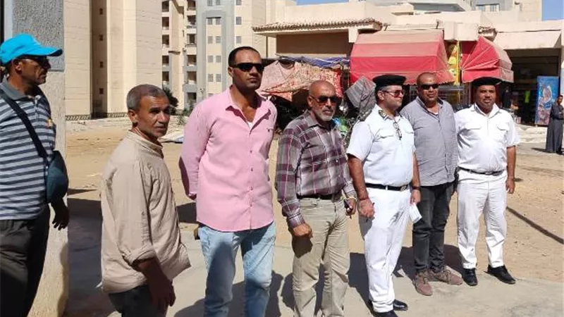 جهاز بدر يعلن عن أسباب وأعداد المحلات التى تم سحبها فى المدينة.. صور