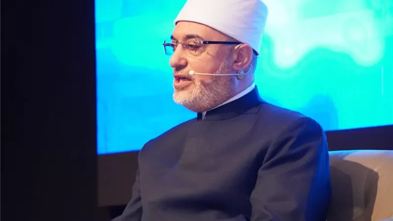 المفتي:المنهج الوسطي هو خط الدفاع الأول عن الإسلام الصحيح