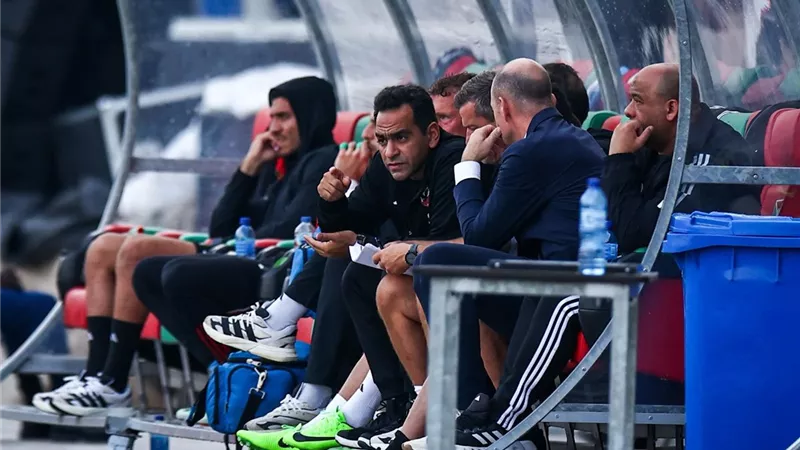 شوبير: توروب انتقد أداء رباعى الأهلي أمام إيجل نوار بدورى الأبطال