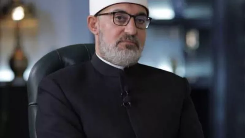 المفتي يعزي رئيس جامعة الأزهر الأسبق في وفاة شقيقته