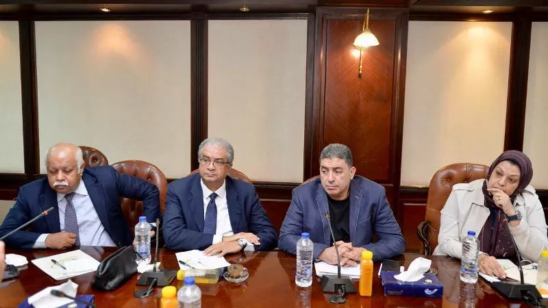 حمدي رزق رئيسا للجنة تطوير الصحافة الورقية والرقمية..ورانيا مكرم مقررا