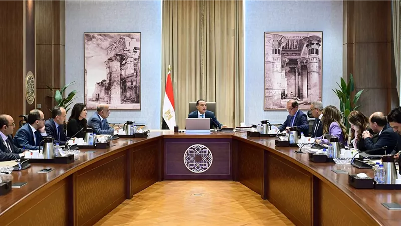 رئيس الوزراءيتابع الموقف التنفيذي للطاقات المتجددةوتدعيم شبكة الكهرباء