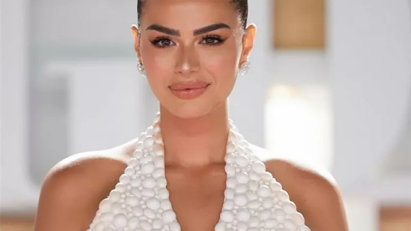 هنادى مهنى تخطف القلوب بصور جديدة من عرض 