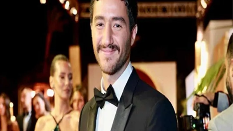 مهرجان الجونة..أحمد مالك يحصد جائزة أفضل ممثل عن دوره بفيلم 