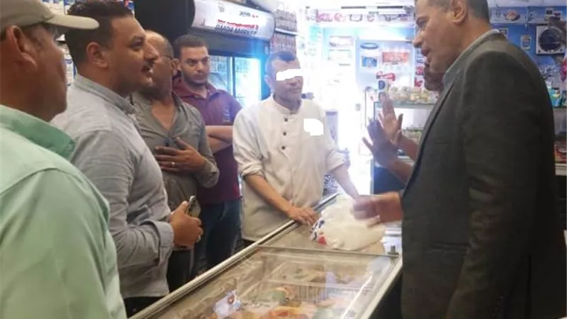 جهاز بدر والصحة يضبطان أغذية فاسدة ويحرران 8 محاضر للمطاعم.. بالصور