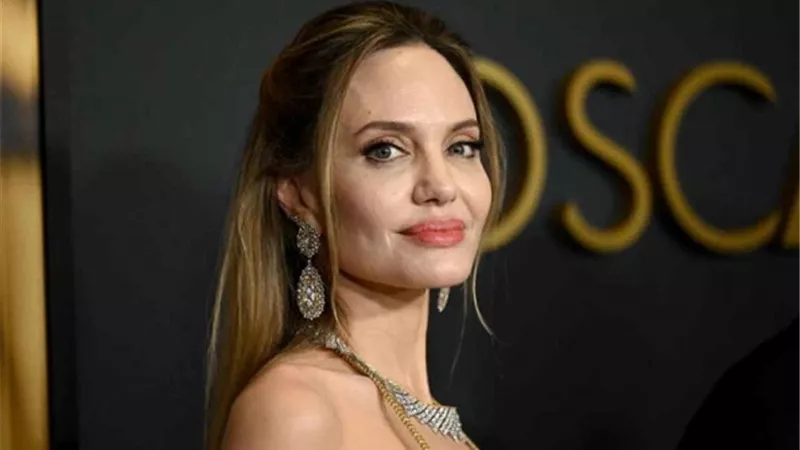 أنجلينا جولي تخطّط لإنشاء مأوى للأيتام في غزة