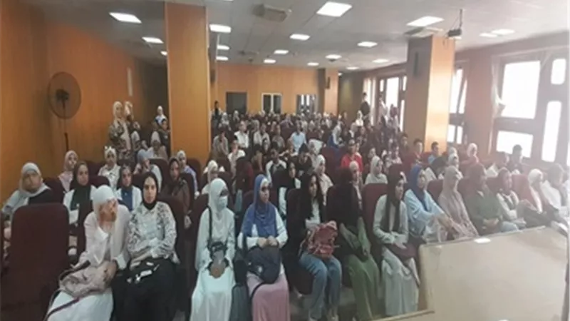 ألسن عين شمس تنظم ندوة بعنوان 