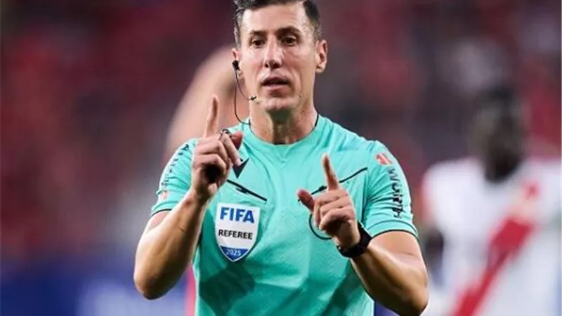 اسناد كلاسيكو الريال وبرشلونة لحكم مباراة الأهلي والزمالك