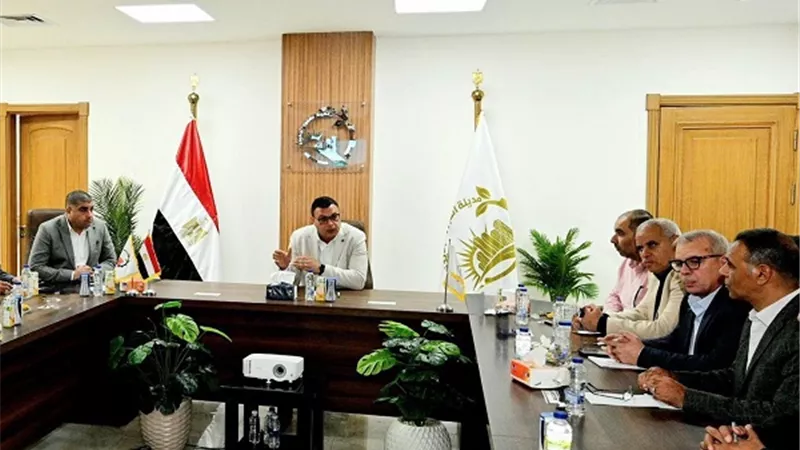 وزير الإسكان يعقد اجتماعًا بمقر جهاز مدينة العبور الجديدة لمتابعة المشروعات المدنية