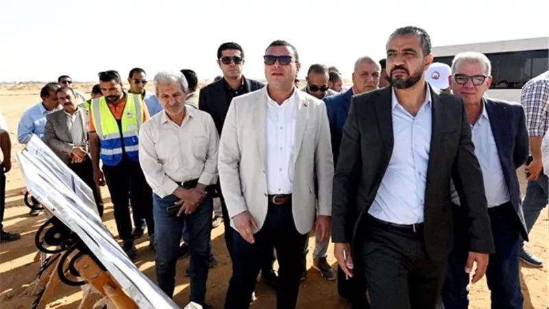 وزير الإسكان يتفقد الطرق والمرافق بمنطقة الأمل بمدينة العبورالجديدة