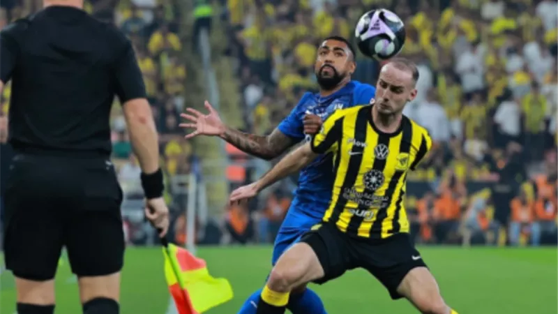 الشوط الأول.. الهلال يتقدم على اتحاد جدة بهدف بالنيران الصديقة