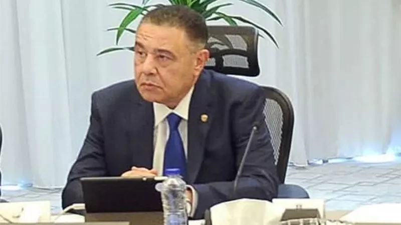 شاشات عرض عملاقة في ميادين البحر الأحمر لبث افتتاح المتحف المصري