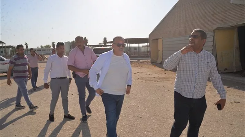 محافظ أسيوط يتفقد مزرعة الدواجن بعرب العوامر ويوجه بإعادة تأهيلها