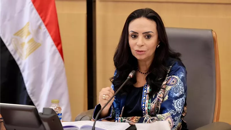 وزيرة التضامن تتابع تجهيز مراكز توطين صناعة الأطراف الصناعية
